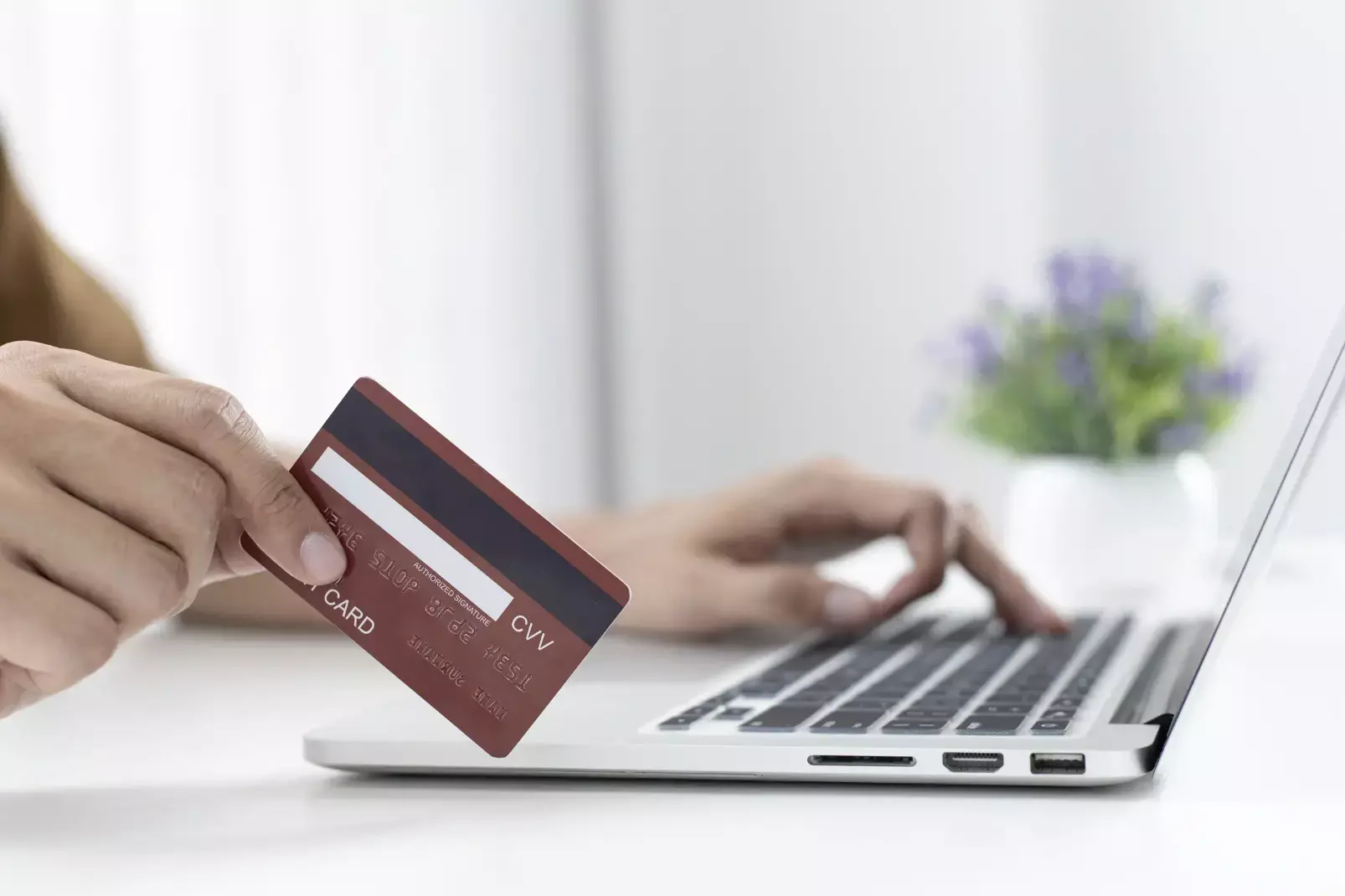 Comment protéger les détails de votre carte de crédit en ligne
